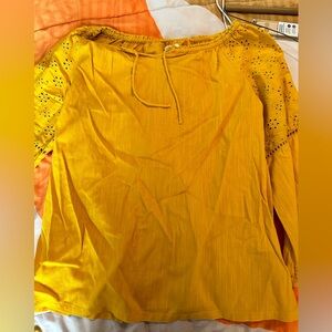 Yellow top. In great condition